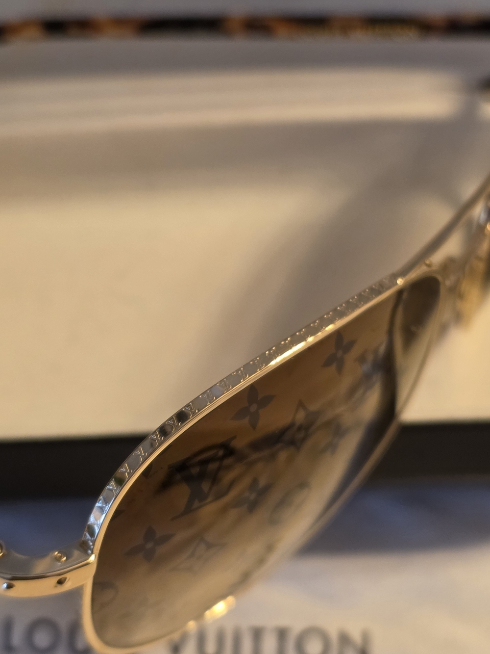 Louis Vuitton Aviator Pilot Sunglasses with Brown Monogram Lenses - Picture 7 of 8